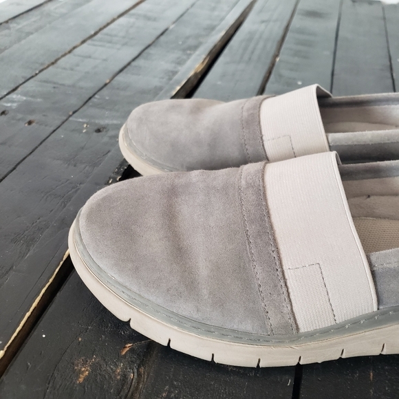 Vionic Women's 8 Kristi Grey Suede Slip On Shoes Comfort Loafers Orthopedic - Picture 8 of 9